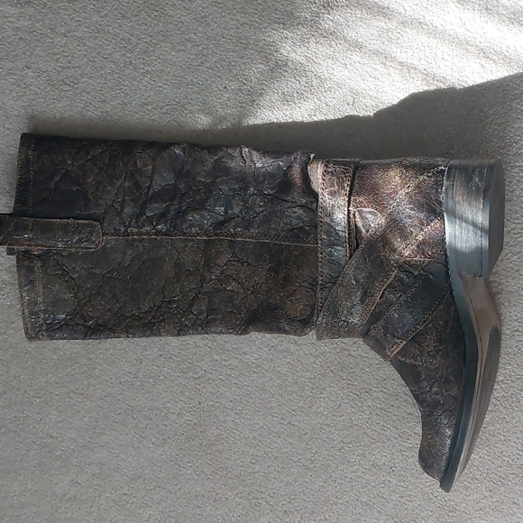 Distress boots in good  condition  preowned - Picture 3 of 5